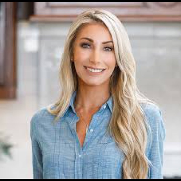 Meet your Posher, Heather - Picture 1 of 1